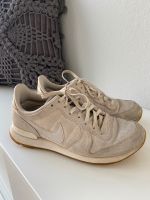 Nike Sneaker Schuhe beige 36.5 Hessen - Lampertheim Vorschau