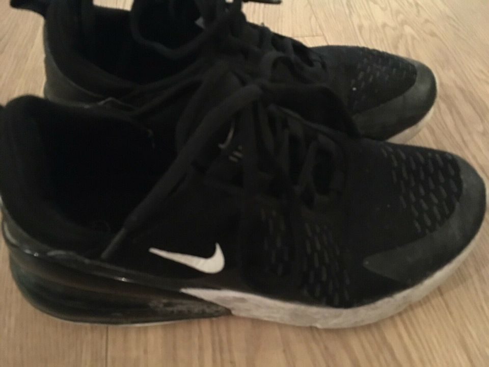 Nike Air 70 schwarz weiß Gr.37 in Sonthofen