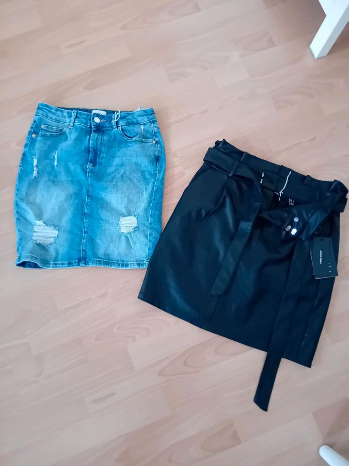 Only,Vero Moda Röcke 1mal Jeans und 1mal Lederoptik in Burgdorf