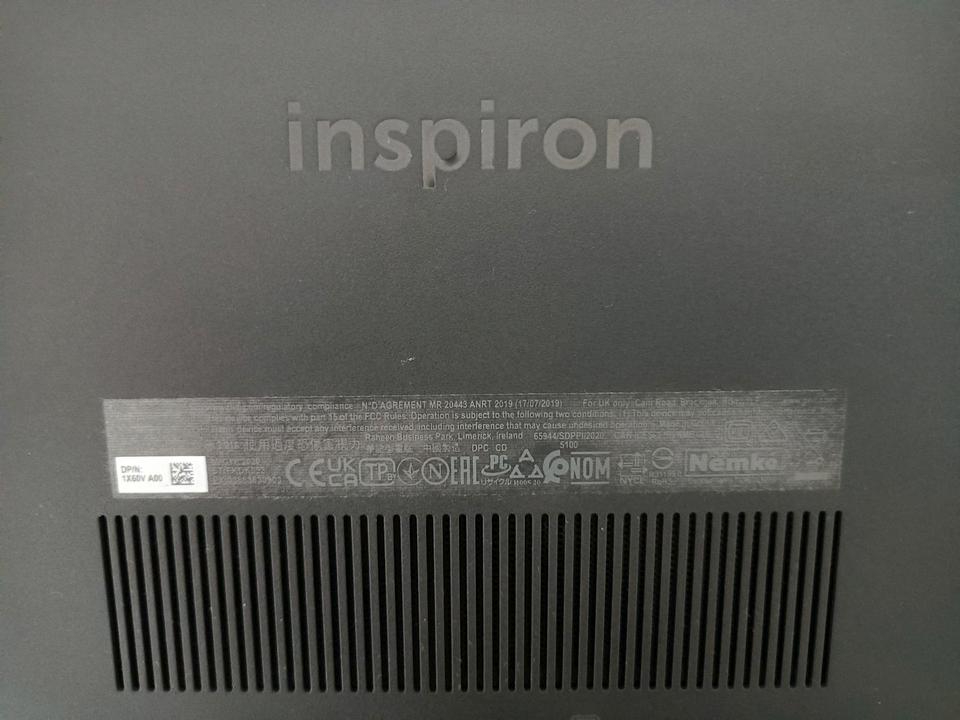 Laptop Dell Inspiron 3505 AMD Ryzen 3 8GB RAM 256GB Win10 in Berlin