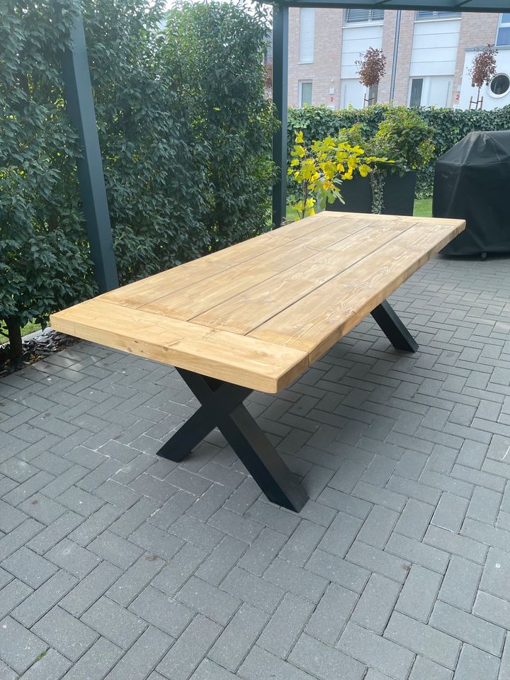 Gartenmöbel Gartentische Holztische Bänke Terrassentische xxxxxl in Gronau (Westfalen)