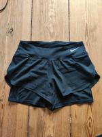 Nike Sportshorts Sport Hose Laufhose schwarz Running Shorts M Hessen - Rüsselsheim Vorschau