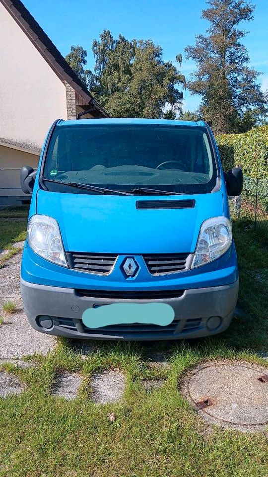 Renault Trafic L1H1 Kastenwagen Diesel blau in Lilienthal