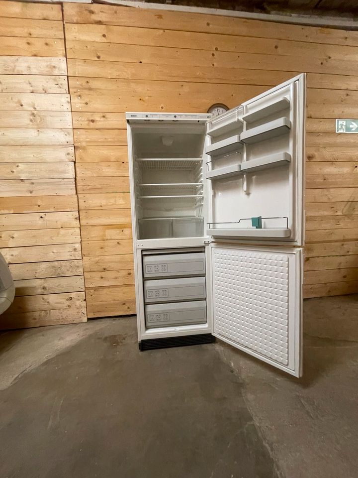 Bosch Kühlschrank Haushaltsgeräte Gefriergeräte (Lieferung möglich) in Hannover