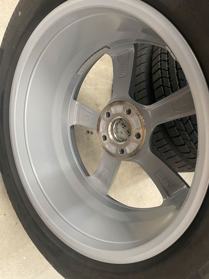 Originale Volvo XC90 II Winterreifen Räder 235/60 R18 Zoll in Oberhonnefeld-Gierend