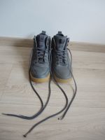 Nike halbhohe Sneaker in grau Gr. 42 Bayern - Bobingen Vorschau