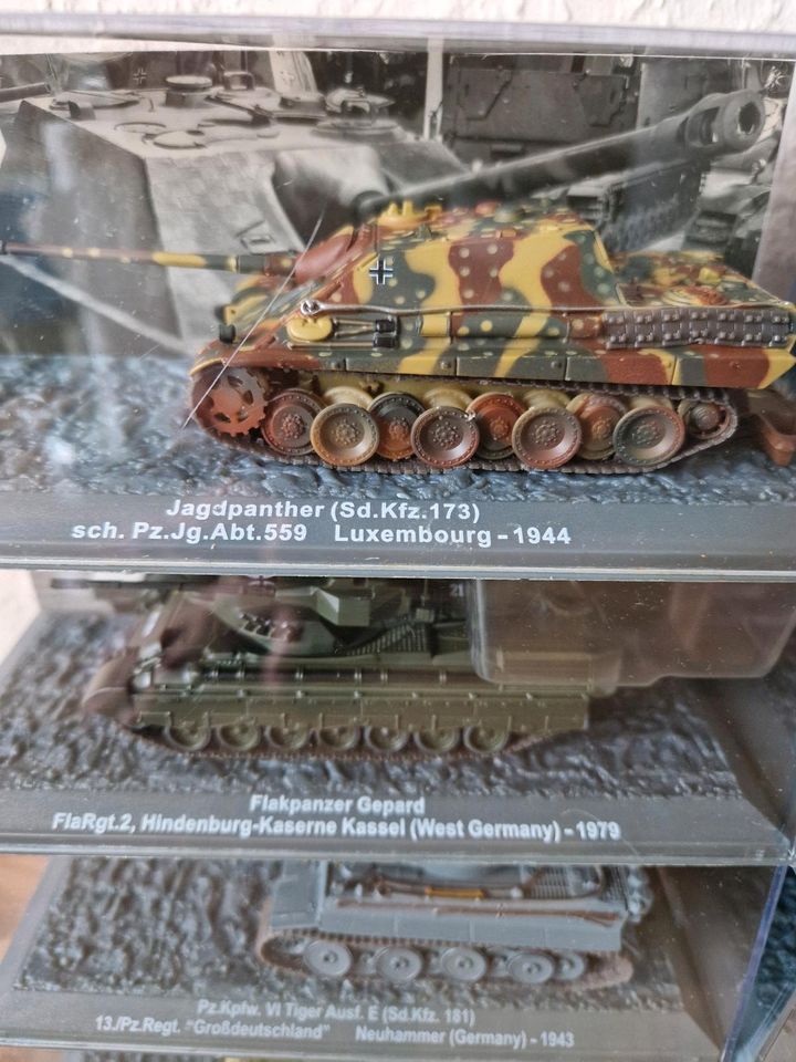 16 x De Agostini Panzer 1:72 Konvolut Dachbodenfund in Delmenhorst