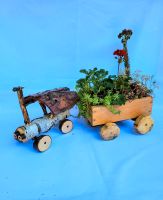 Kleine Traktor mit Anhänger voll mit Blumen Bayern - Oberasbach Vorschau
