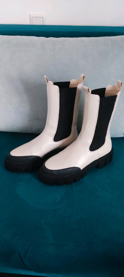 Beige Chelsea Boots/ Combat Boots Gr 40 Gina in München - Sendling-Westpark  | eBay Kleinanzeigen ist jetzt Kleinanzeigen