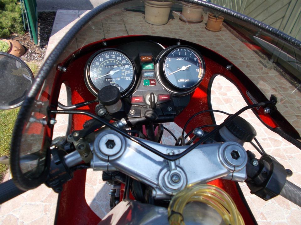Ducati Pantah 600 in Freilassing