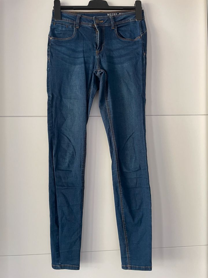 Noisy May Jeans Gr. M 28/24 blau Hose sehr gut in Konz