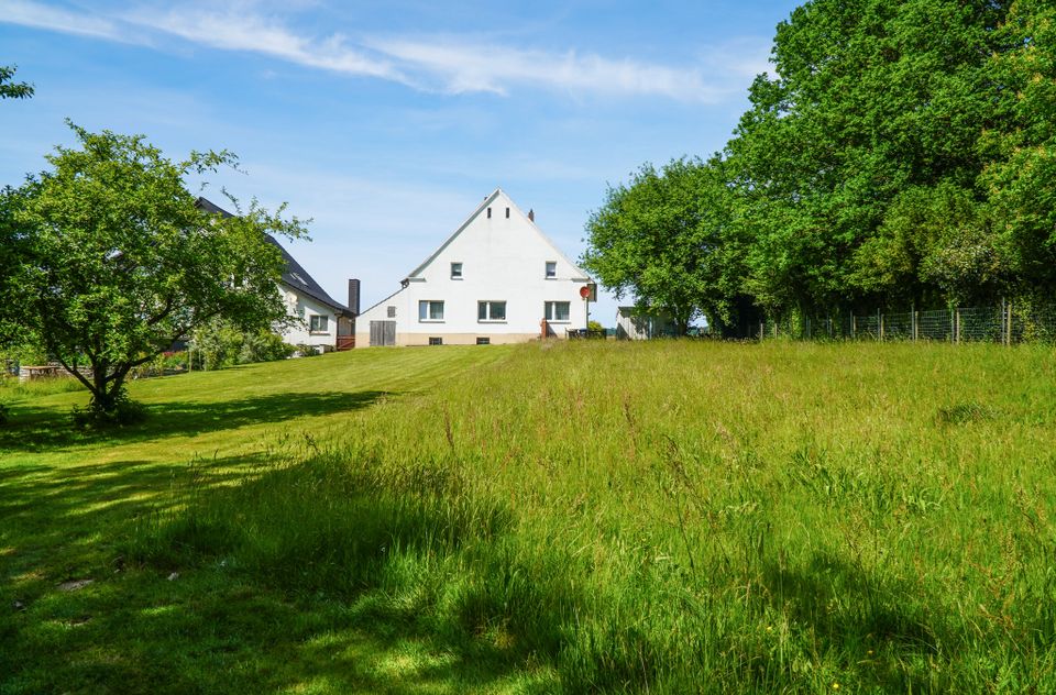 Einfamilienhaus mit viel Potenzial auf ca. 2.500 m² Grundstück! in Hüllhorst