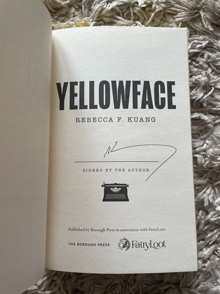 Yellowface Fairyloot Edition signiert in Tübingen