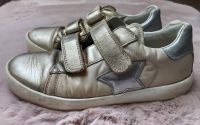 NATURINO Halbschuhe Gr. 32 in Beige/Gold mit Stern Hessen - Karben Vorschau