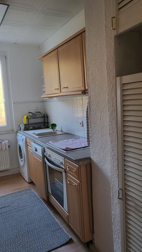 voll möbliert und neu renoviert in 06682 Teuchern, 2 Raum Wohnung in Weißenfels