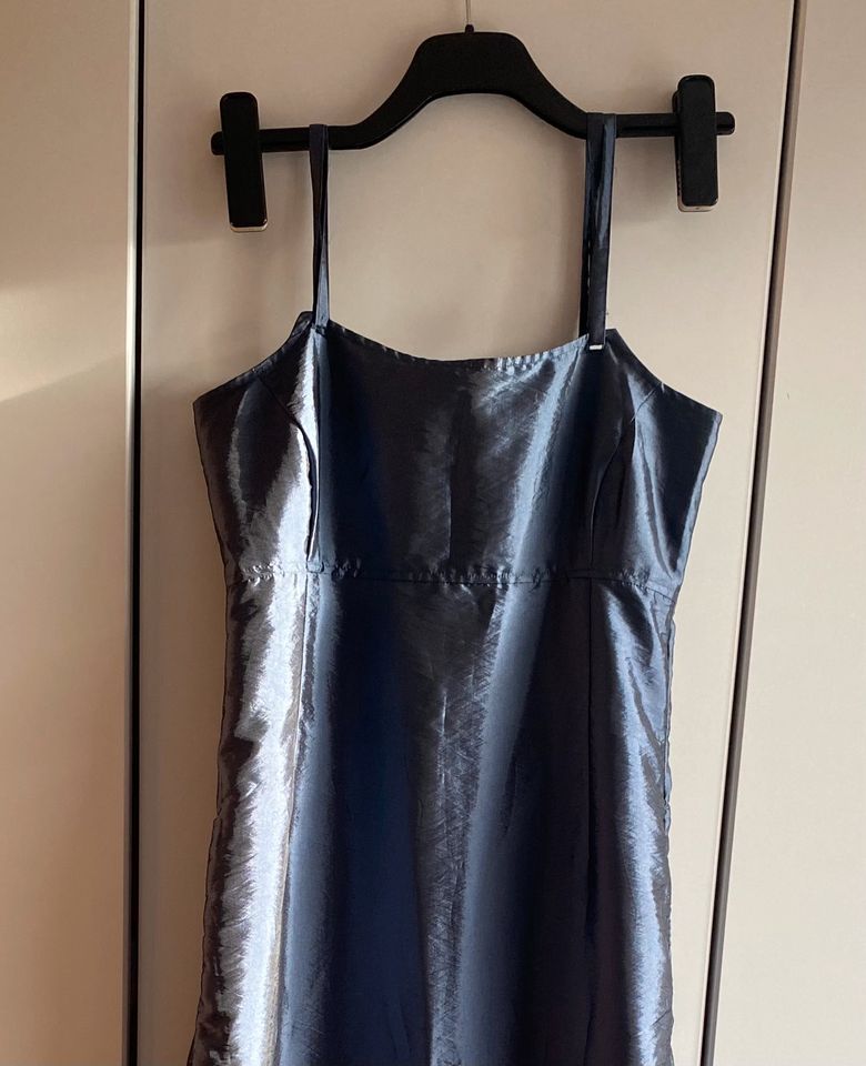 Damen Maxi Kleid Vero Moda Größe S blau in Sigmaringen