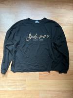 Dünner Pullover mit goldenem Aufdruck Sachsen - Großpösna Vorschau