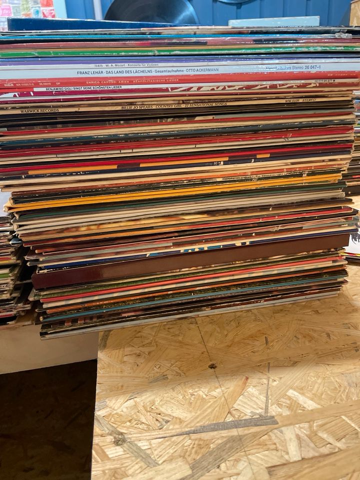 Plattensammlung Vinyl Schallplatten 468 Stück in Lehre