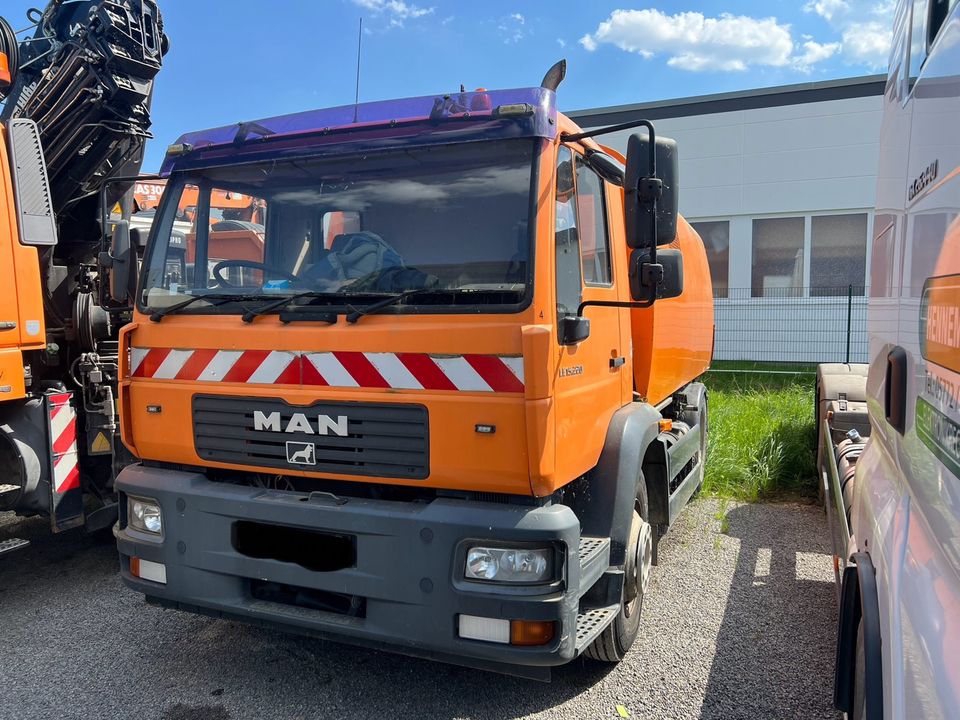 Man Le 15.220 Kehrmaschine Bucher CityFant 60 in Herford