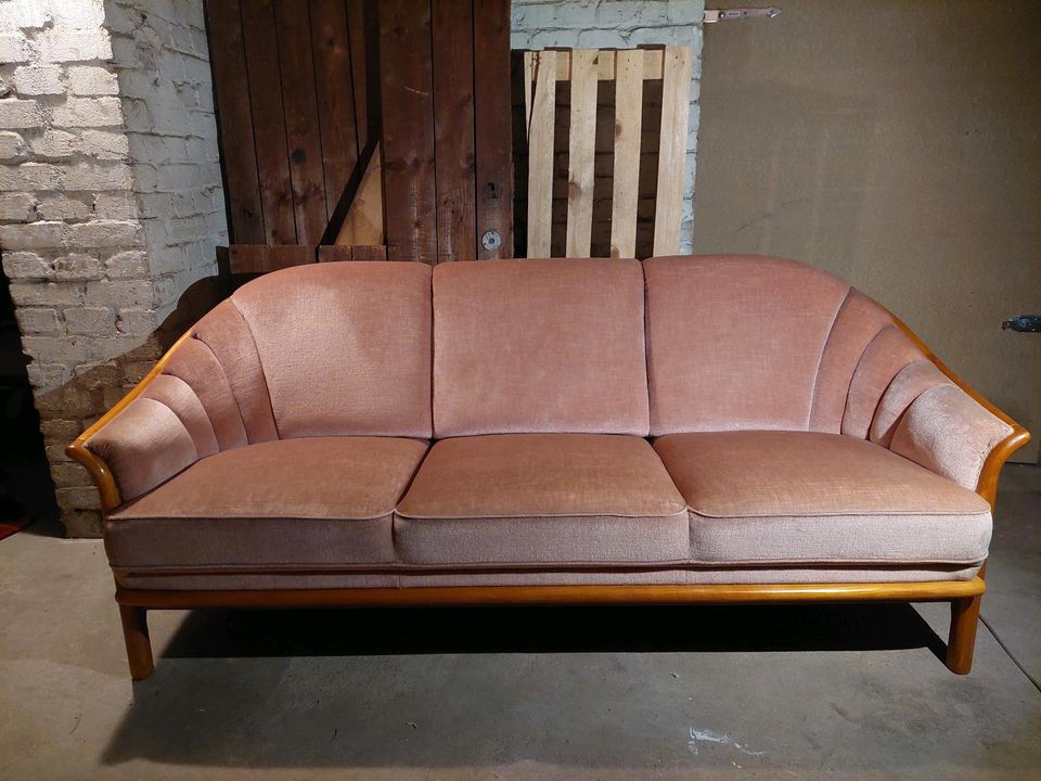 Couch / Sofa / 60er / mid century / vintage / pink in Berlin