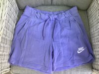 Nike ⭐️ Shorts lavendellila Gr. 152 158 164 ⭐️ super Zustand Frankfurt am Main - Dornbusch Vorschau