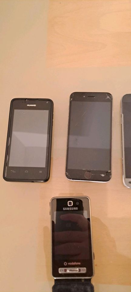 Handy iPhone, Samsung,  Huawei, Motorola defekt in Bad Salzuflen