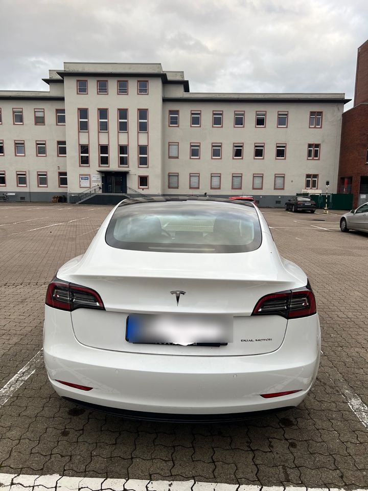 Tesla Model 3 LR Long Range AWD Dual Motor LETZTE CHANCE!!!! in Hannover