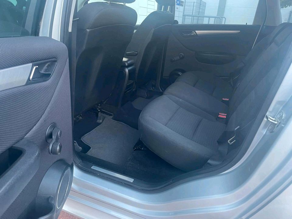 Mercedes-Benz B 180 CDI Diesel TÜV NEU in Henstedt-Ulzburg