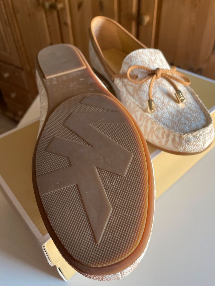 MK- Slippers- weiß-cognac Gr.8,5 in Merzig