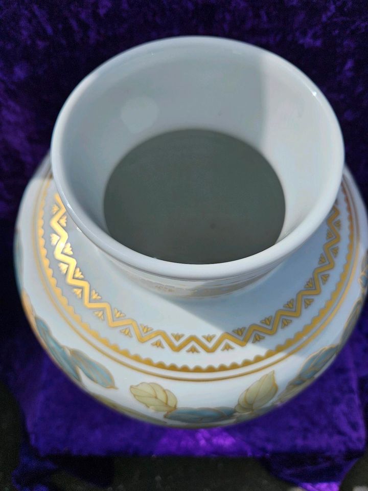 Kaiser Vase mit Deckel in Schlangenbad