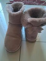 UGG Boots mit Schleife Niedersachsen - Clenze Vorschau