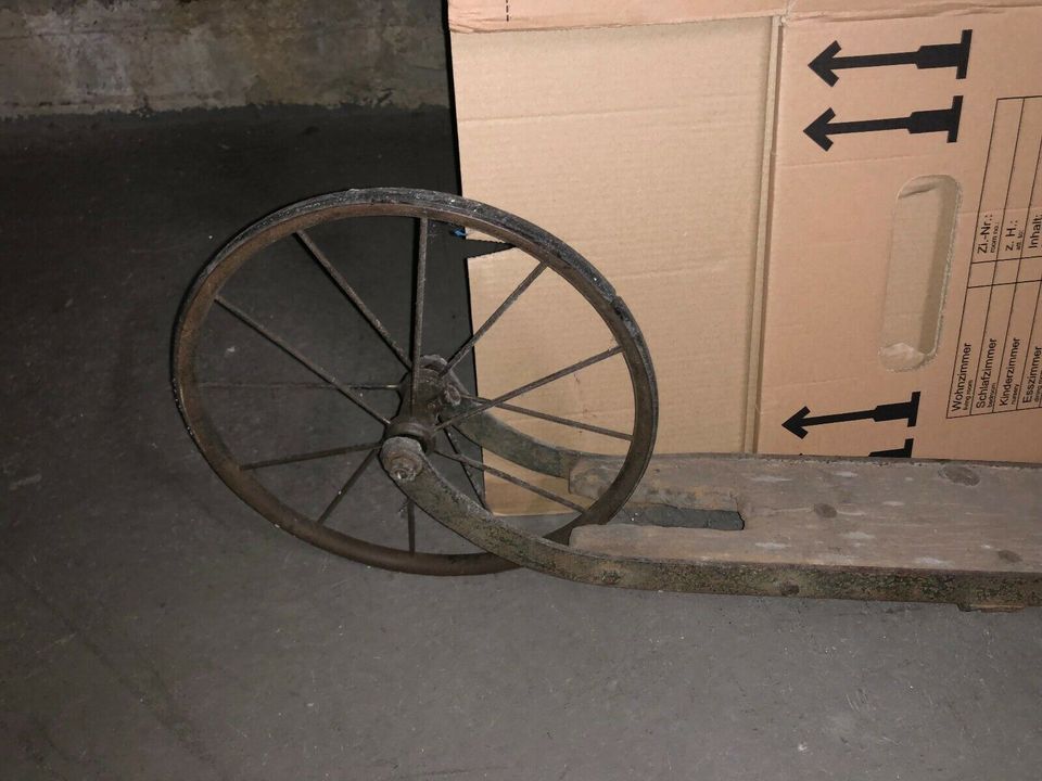 Antik Holzroller Tretroller Kinderroller 1900 in Hilden