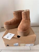 UGG Classic Mini Plattform Boots Gr. 42, Neu Berlin - Zehlendorf Vorschau