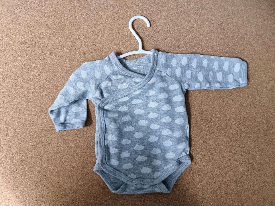 Baby body (fällt wie 44 46 aus) in Lippstadt