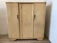 #A Kleiderschrank 3 türig weiß Holz Shabby Türen Antik alt DDR Sachsen - Burgstädt Vorschau