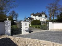Repräsentative Villa am See in 1-A Lage mit Erweiterungsmöglichkeit!! Niedersachsen - Wangerland Vorschau