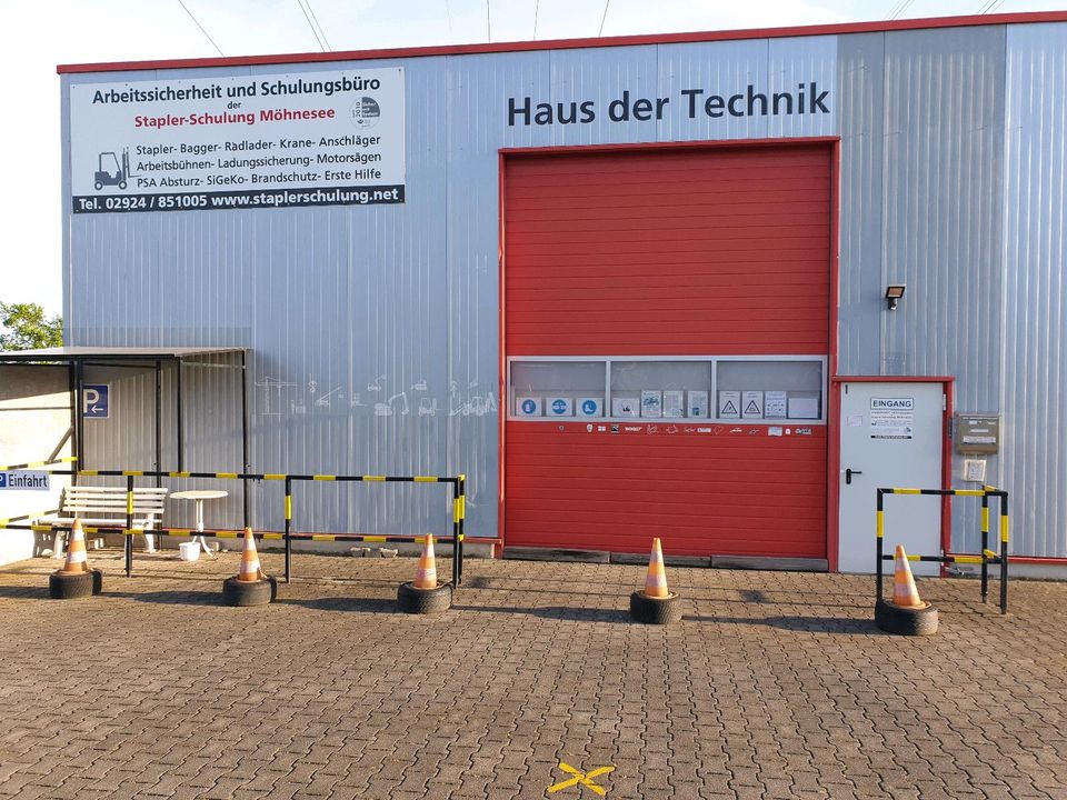 Platz Halle Raum Messe Verkauf Miete Fahr Schule Veranstaltungen in Möhnesee