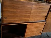 Mid-Century Sideboard aus Teak mit Schiebetüren, 1960er Frankfurt am Main - Ostend Vorschau