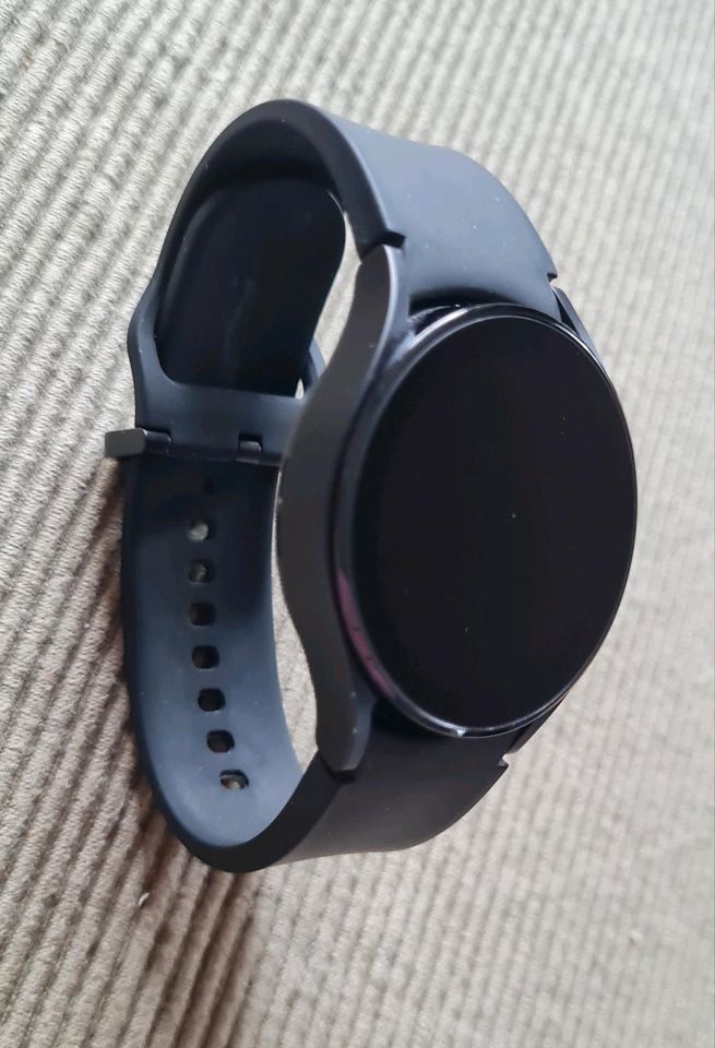 Samsung Galaxy Watch 4, runde LTE Smartwatch, 40mm , schwarz in Hann. Münden