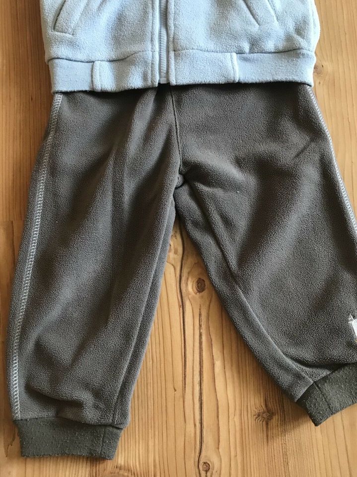 Fleecejacke+Fleecehose/ Jogginganzug Gr.86 von C&A in Nobitz