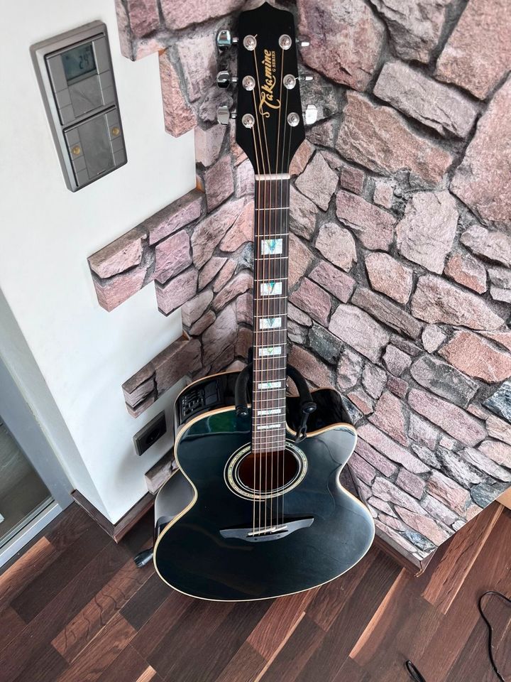 TAKAMINE EG 523 SCB WESTERNGITARRE IN BLACK GLOSS MIT PREAMP TK40 in Eckersdorf