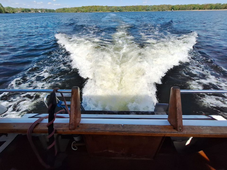 Kajütboot mit Innenborder in Potsdam