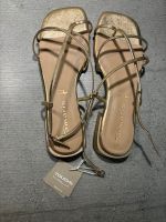 Tamaris Sandalen Gold neu Größe 39 Hessen - Eppstein Vorschau