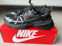 Nike V2K Run Schwarz Gr. 36,5 Neu Nordrhein-Westfalen - Velbert Vorschau