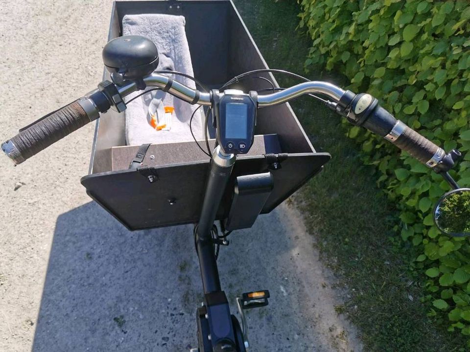 Lastenrad Bakfiets schwarz Cargo long e-bike in Lüdershagen