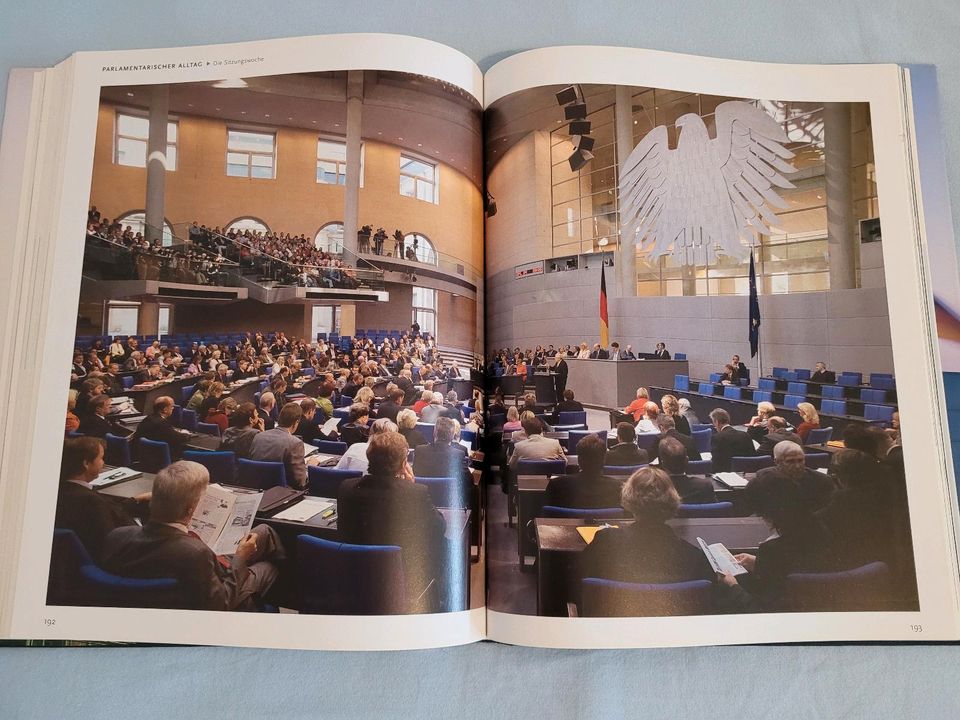 Buch "Der sechzehnte Deutsche Bundestag" in Oberschneiding