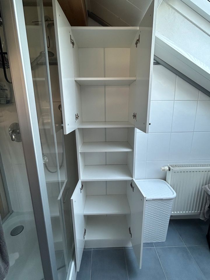 Hochschrank/ Badezimmerschrank weiß in Mömlingen