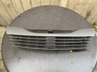 Angeboten wird ein Renault Laguna II 2 Kühlergrill 2001-2007. Nordrhein-Westfalen - Detmold Vorschau