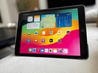 iPad 9. Generation – 64 GB – Space Grau + Hülle München - Moosach Vorschau