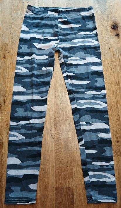 schöne Camouflage-Leggings, Größe 146/152 in Saarlouis